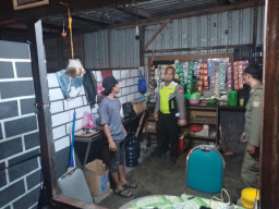 Cikon Ramadan di Surabaya, Polsek Kenjeran Amankan Miras dari Dua Kafe di Pesisir Tambak Wedi