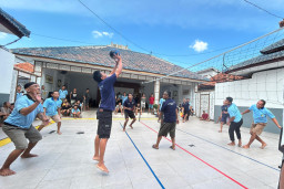 Semarak HBP ke-62, Warga Binaan Rutan Gresik Antusias Ikuti Lomba Voli