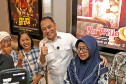 Nobar Film “Na Willa”, Wali Kota Eri Sebut Potret Nyata Kehidupan Warga Surabaya
