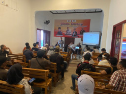 Sinau Bareng Lawan Narkoba, AKP Adek Agus dan Prof. Siswanto Tekankan Pemberitaan Profesional dan Edukatif