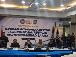 ‎Imigrasi Amankan 210 WNA di Batam, 198 Paspor Disita dan 12 Lainnya Terkendala Bahasa