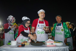 Festival Rujak Uleg 2026 Jadi Magnet Wisata, Warga dari Berbagai Daerah Serbu Surabaya