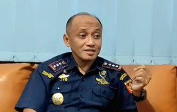 Baca juga : Kepala Bea Cukai Pangkalpinang Diamankan Kejagung, Terkait Penahanan Kontainer Mineral Ilmenite