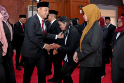 Jelang Mutasi Lanjutan, Wali Kota Eri Minta Pejabat Perempuan Pemkot Surabaya Minta Izin Suami