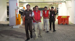 Baca juga : Siasat Licik Korupsi BNI Cabang Jember Rp41 Miliar, Kejati Jatim Tahan 4 Tersangka Kroni Eks Pimpinan Cabang