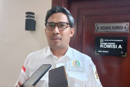 Dukung Penolakan Warga Barata Jaya, DPRD Surabaya Desak Audit Izin Toko Miras Spiritshaus
