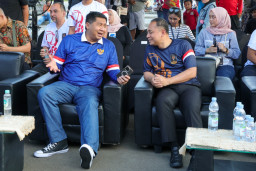 Didampingi Wali Kota Eri, Maruarar Sirait Umumkan Lokasi Semifinal dan Final Piala Presiden 2026
