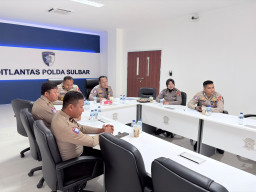 Baca juga : Evaluasi dan Pemantapan Layanan, Ditlantas Polda Sulbar Gelar Rapat Koordinasi Regident Secara Daring