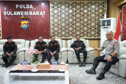 Kapolda Sulbar Terima Kunjungan Silaturahmi Senkom, Eratkan Sinergi Jaga Kamtibmas yang Kondusif