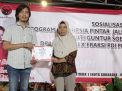Salurkan Beasiswa Pendidikan, Bukti Puti Pedulikan Warga Pinggiran Kota