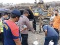 Mayat Bayi Ditemukan Dalam Tumpukan Sampah TPA Benowo