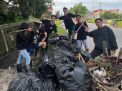 Peduli Lingkungan, Ksatria Batam Bersihkan Sampah 1 Ton Lebih