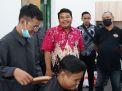 Kunjungi Rumah Padat Karya "Viaduct" Gubeng, Wakil Sekretaris DPC PDIP Surabaya Mulai Potong Rambut Hingga Ngopi Sore