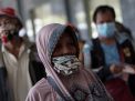 FOTO: Kereta Api Jelang Larangan Mudik di Surabaya