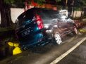 FOTO: Mobil Terperosok di Gorong-gorong