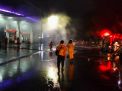FOTO: Api Nyaris Melalap SPBU di Margomulyo Surabaya