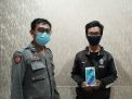 Beri Istri Ponsel Baru saat HUT Pernikahan, Kurir di Gresik Ini Dibui