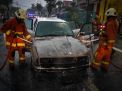 FOTO: Mobil Sedan BMW Terbakar