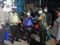 Bagikan Sembako dan Pantau Penerapan Prokes, Kapolresta Banjarmasin: Peran Aktif Masyarakat Diperlukan