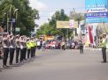 Upacara Peringatan HUT RI ke-76 Unik di Tulungagung, dari Tengah Jalan hingga di Sungai