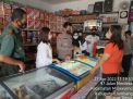 Muspika Mojowarno Jombang Sidak Mamin Kadaluarsa Di Toko Tradisional Dan Mini Market