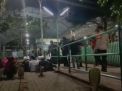 Viral, Tim Gabungan Bubarkan Peziarah di Makam Sunan Ampel.