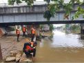 Antisipasi Banjir, Brimob Polda Kalsel Pantau Debit Air Sungai