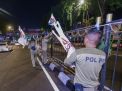 Masa Tenang Pemilu 2024, Satpol PP Surabaya Kerahkan 35 Truk Angkut APK yang Masih Terpasang