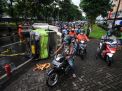 FOTO: Evakuasi Truk yang Terguling