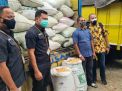 Presiden Jokowi Gelontor 2 Ton Bantuan Jagung untuk Peternak Ayam Blitar yang Demo Bentangkan Poster