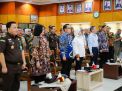 Pj. Gubernur Adhy Tekankan Pelayanan Berkualitas saat Sharing Session di RSUD Dr. Soetomo