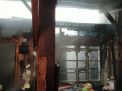 Anak-Anak Bermain Korek Api di Atas Kasur, Rumah di Keputih Surabaya Ludes Terbakar