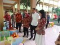 Pemkot Surabaya Terima Bantuan Lima Smart Board dari Yayasan Xin Zhong School