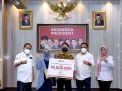 Serahkan Bantuan ke-112 UMKM Tenggilis Mejoyo, Wawali Armuji ingin UMKM jadi Tonggak Pemulihan Ekonomi