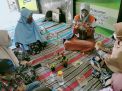 Komunitas Emak-Emak di Gresik Ini Sulap Minyak Jelantah Jadi Kerajinan