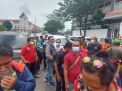 Laporan Perampasan Mobil Rekannya Ditolak Polisi, Puluhan Driver Online Kepung Mapolrestabes Surabaya