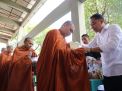 Hadiri Pindapata dan Pabbajja Samanera, Wali Kota Eri Berharap akan Semakin Banyak Bhikku Penyebar Kebaikan
