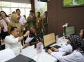 Ngantor Lagi di Kelurahan, Wali Kota Surabaya Eri Cahyadi Beri Pelayanan Adminduk