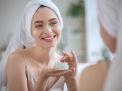 5 Tips Memilih Skincare yang Benar ala Dokter Spesialis Kulit Unair