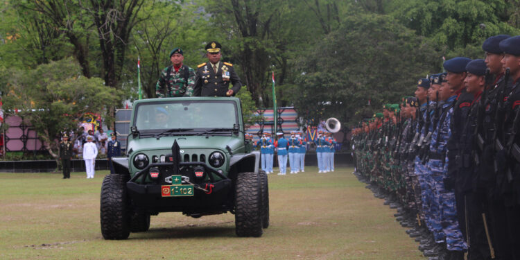 Korem 102/ Panju Panjung menggelar Upacara Peringatan HUT ke-77 Tahun 2022 Tentara Nasional Indonesia (TNI), di halaman Makorem 102/pjg, Jl. Imam nomor 05, Palangka Raya, pada Rabu (5/10)