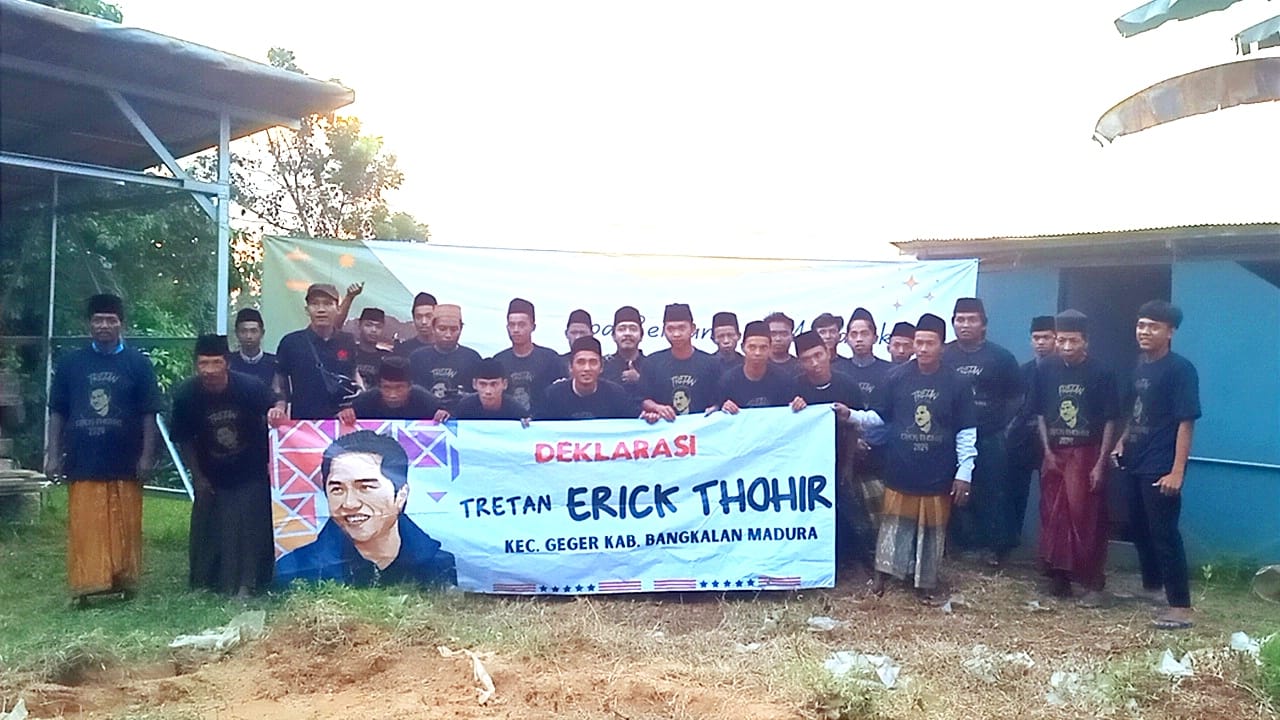 Sekelompok masyarakat di Bangkalan, Madura, mendeklarasikan Erick Tohir menjadi Presiden 2024