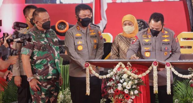 Kapolri Jenderal Listyo Sigit Prabowo meresmikan Gedung serta fasilitas baru di Polda Jatim