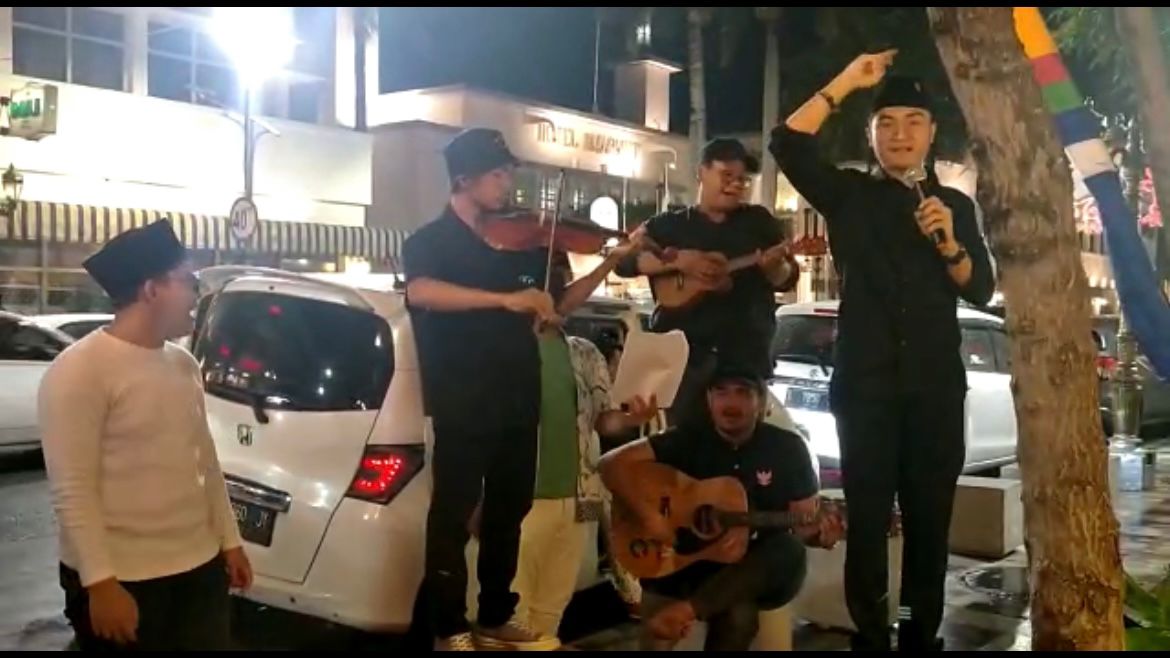 Seno Bagaskoro, inisiator gerakan flashmob menyongsong momentum Kemerdekaan Republik Indonesia yang ke-77.