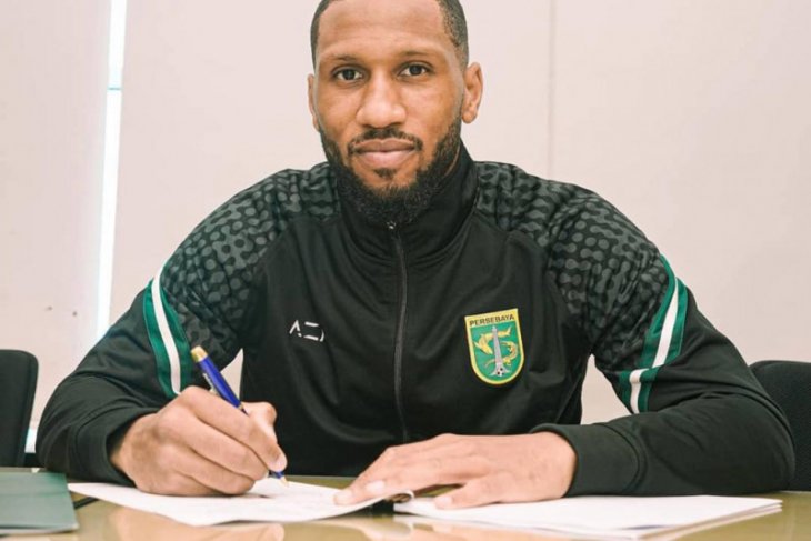 Alie Sesay, mantan pemain Leicester City yang bergabung dengan Persebaya Surabaya. 
