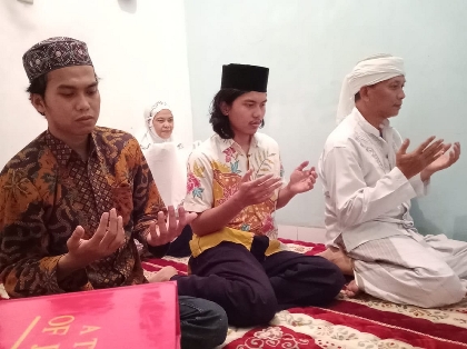 Ilustrasi salat tarawih di rumah. (Kemenag.go.id)