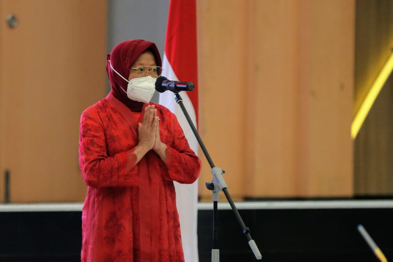 TEGAS: Menteri Sosial RI Tri Rismaharini saat memberi sambutan dalam serah terima jabatan di Kemensos, baru-baru ini.