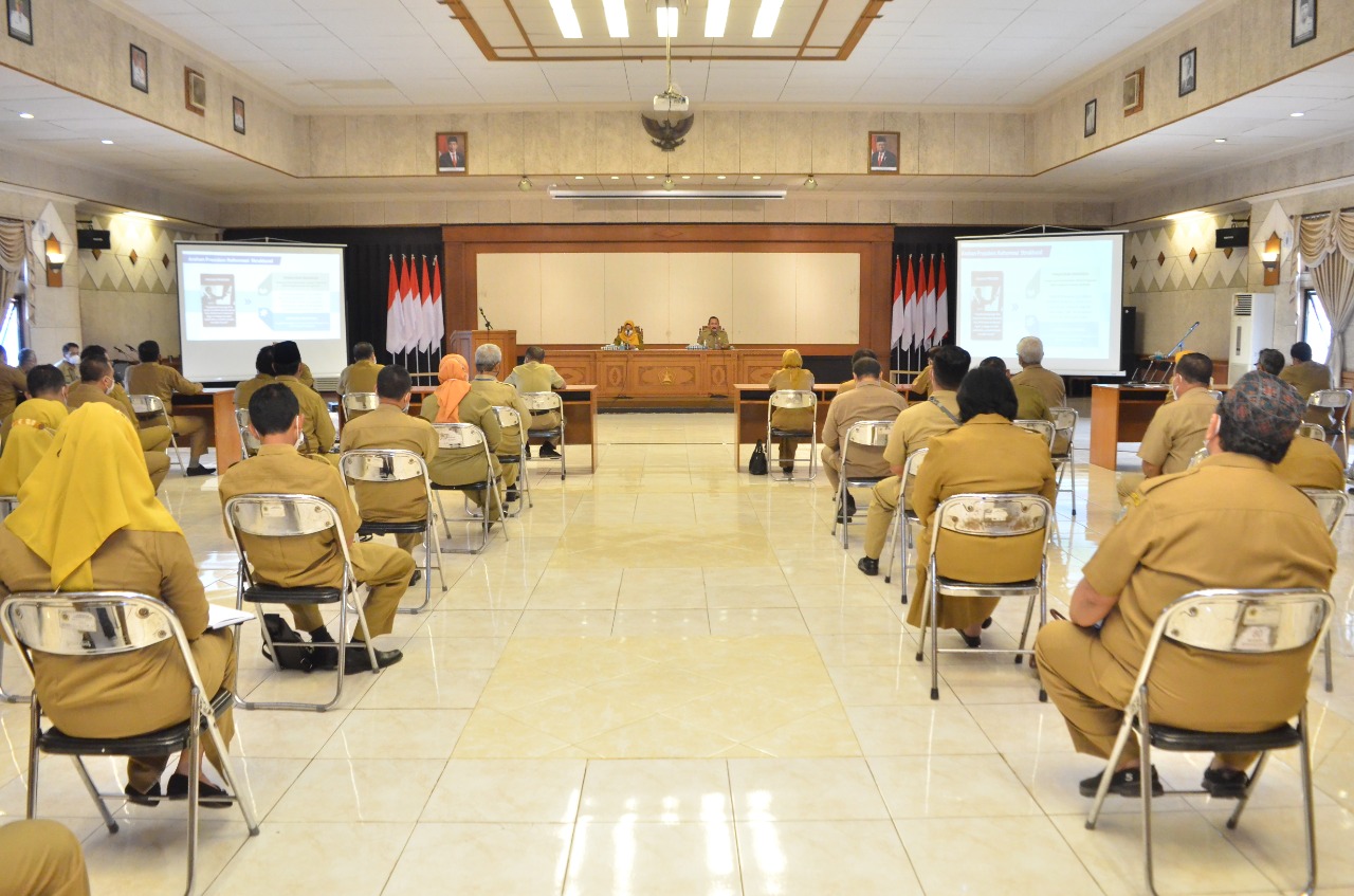 Suasana rapat koordinasi penyederhanaan birokrasi Pemkab Gresik pada Selasa (13/4/2021).