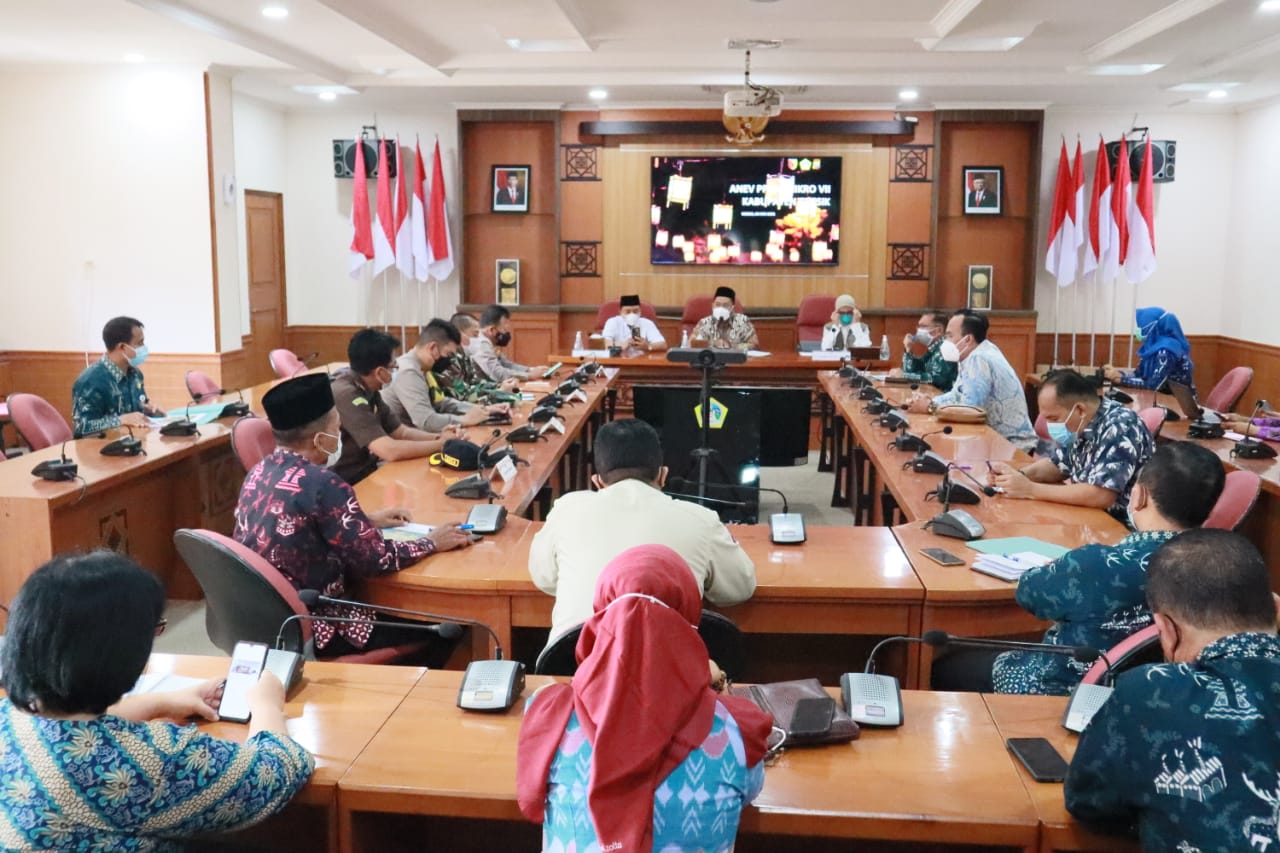 Bupati Gresik Fandi Akhmad Yani saat menerima kunjungan tim pakar satgas Covid-19 pusat di kantor Pemkab, Kamis (6/5/2021).