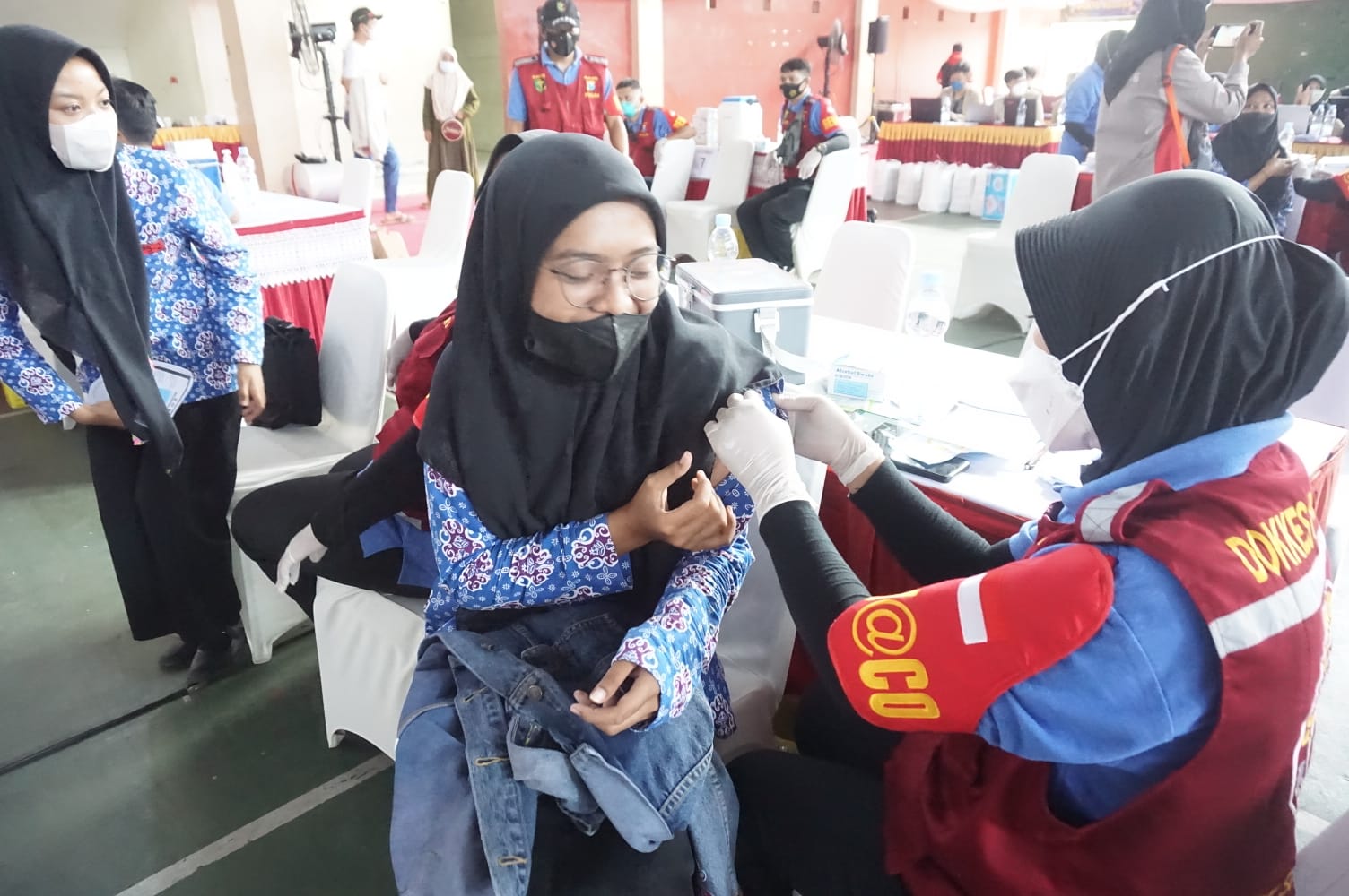 Vaksinasi bagi anak sekolah usia 12 tahun ke atas di Tulungagung.