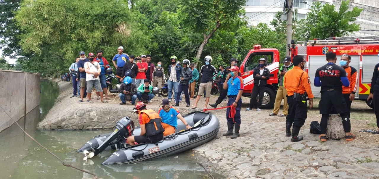 Bocah 14 Tahun Tenggelam di Kalimas Surabaya